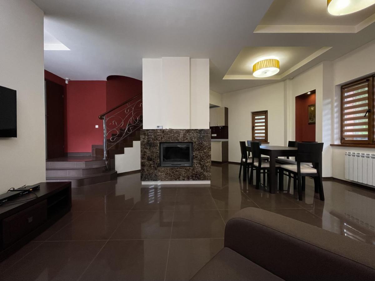Tita Family House Hotel Gnedin Exterior photo